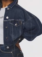 Chaqueta corta con cadena