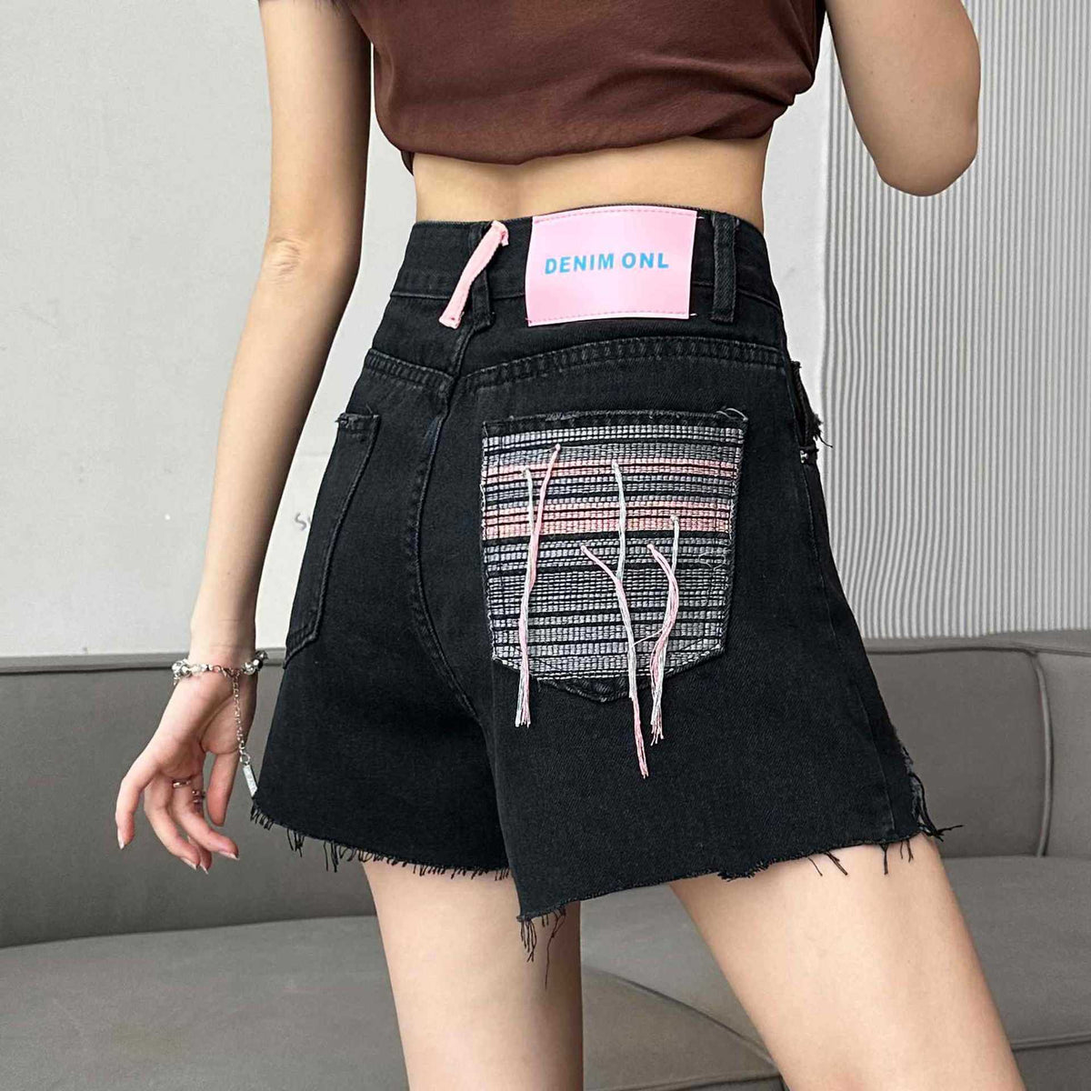 Shorts de mezclilla anchos rasgados
