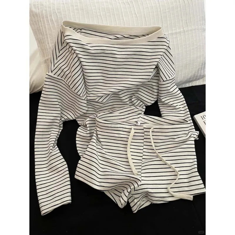 Long-sleeved Pajamas Set