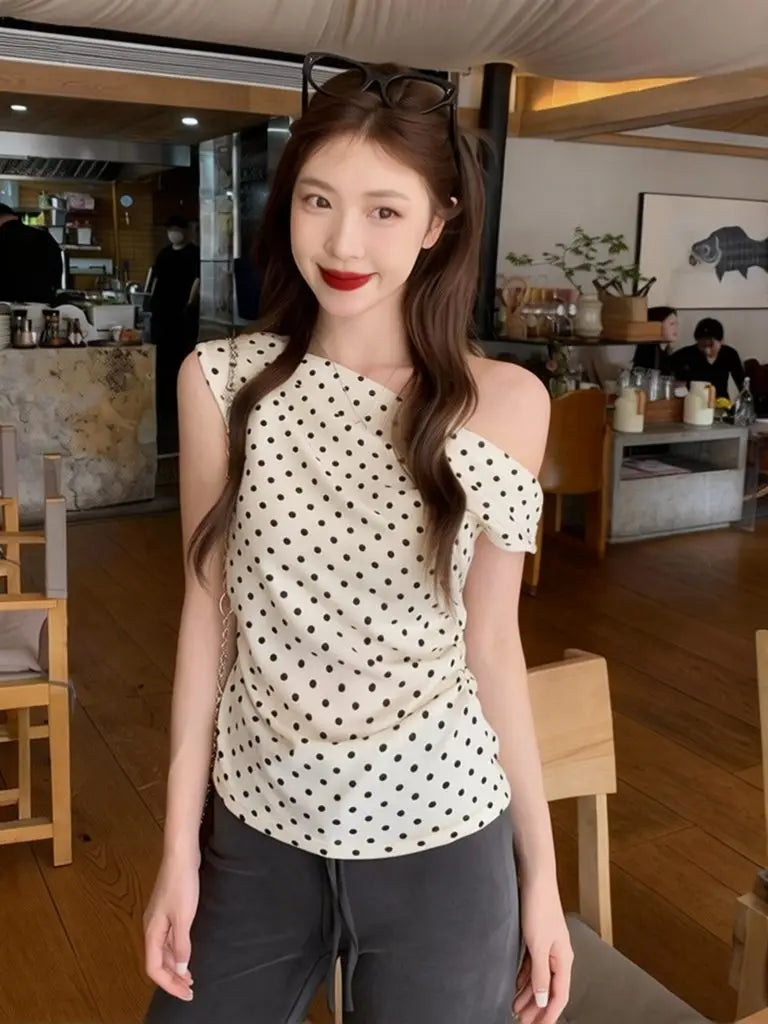 Polka Dot One-shoulder T-shirt