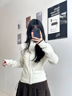 [REコンテナ]Chaqueta de punto con cremallera, cuello alto, color beige liso, estampado con letras bordadas, estilo dulce y atrevido, en stock