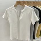 Camiseta de manga corta con cuello en V