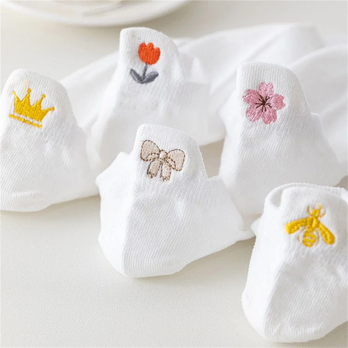 Embroidered Breathable Mesh White Socks