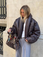 Chaqueta acolchada de piel sintética elegante para mujer, a la moda, con cuello alto, cremallera, corta, de PU, para mujer, otoño-invierno 2025, ropa de abrigo informal