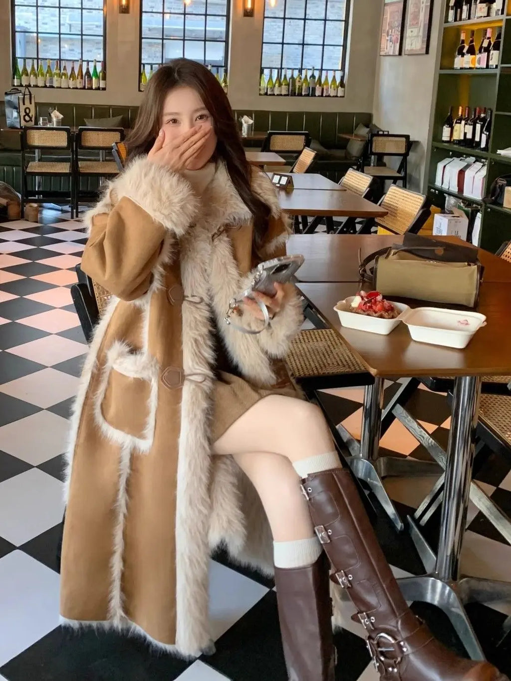 Chaqueta de piel de cordero auténtica para mujer, abrigo de invierno de lujo, parka cálida con forro de piel sintética, gabardina de cuero ecológico