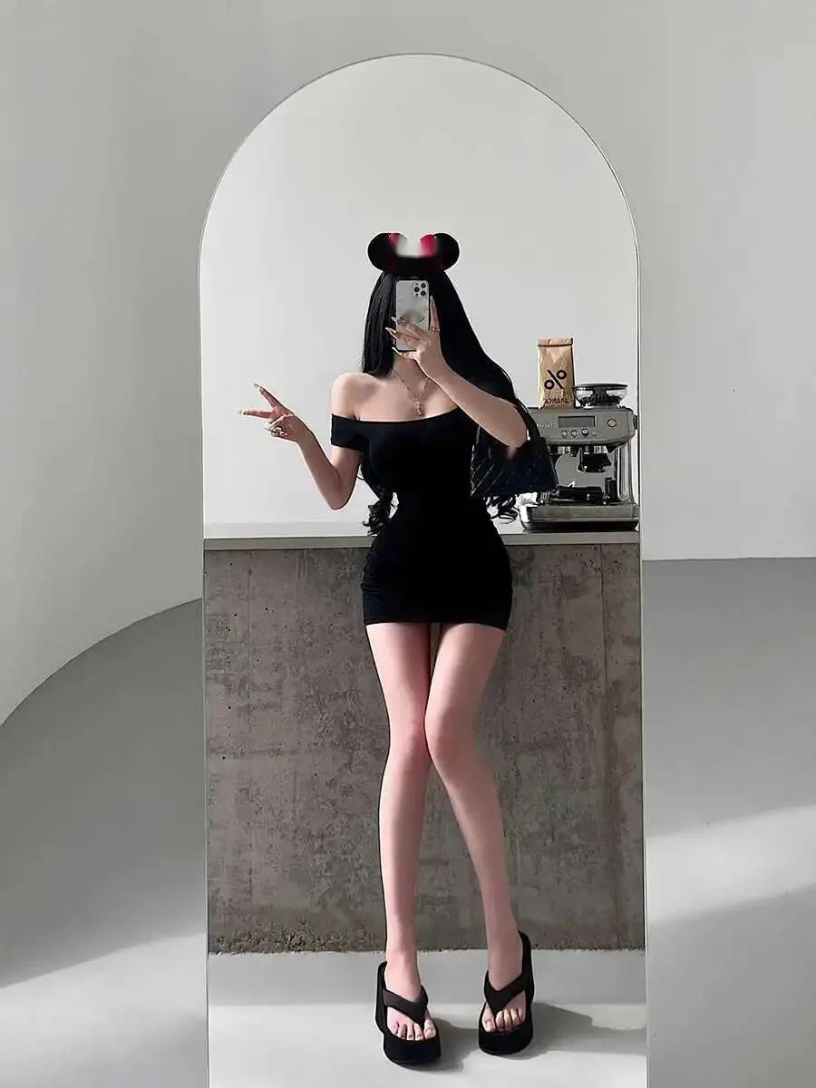 Puro Deseo Chica Picante Sexy Hombro Descubierto Aspecto Ajustado Cintura Estrecha Top Sin Mangas Dulce Mini Vestido Mujer Coreana Novedades 2025 AYT8