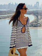 Vestido de punto sexy bohemio a rayas elegante con cuello en V, recortes y mangas acampanadas, vestido mini acampanado para mujer, vacaciones de verano en la playa 2025 K123
