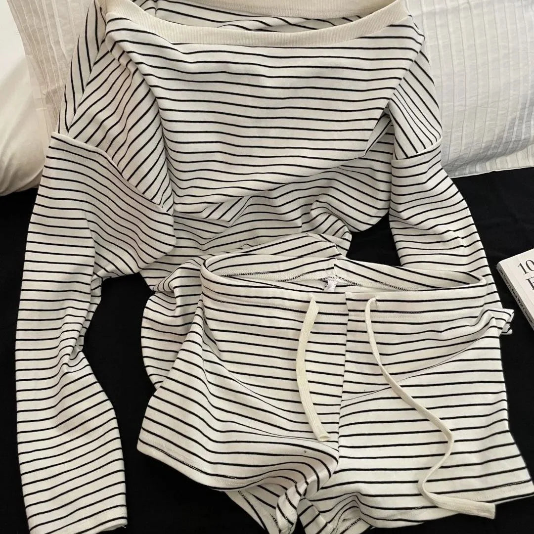 Long-sleeved Pajamas Set