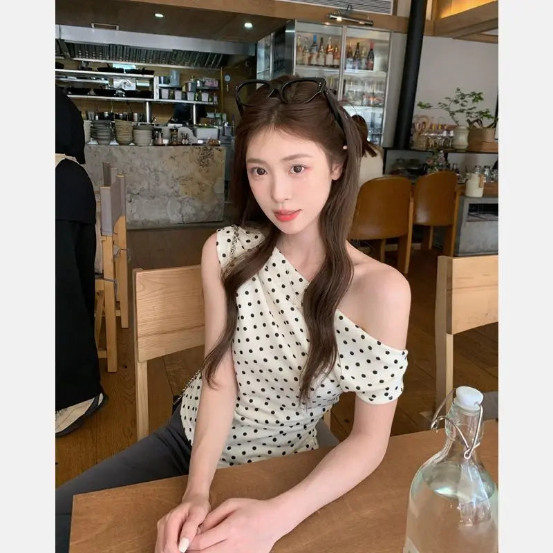 Polka Dot One-shoulder T-shirt