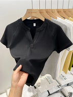 Camiseta de manga corta con cuello en V