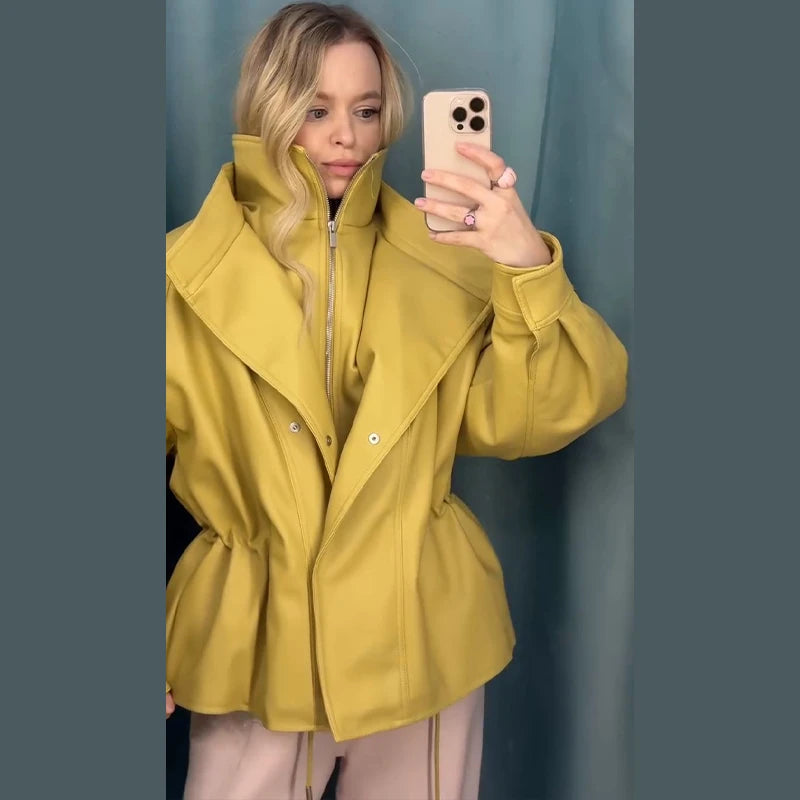Chaqueta de cuero tipo parka marrón a la moda para mujer, cuello alto oversize, cordón ajustable, cremallera, abrigo de otoño 2026, ropa de calle vanguardista para mujer