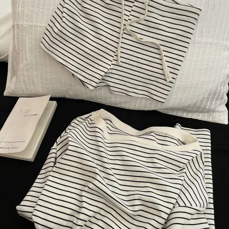 Long-sleeved Pajamas Set