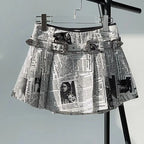 Falda estampada de periódico