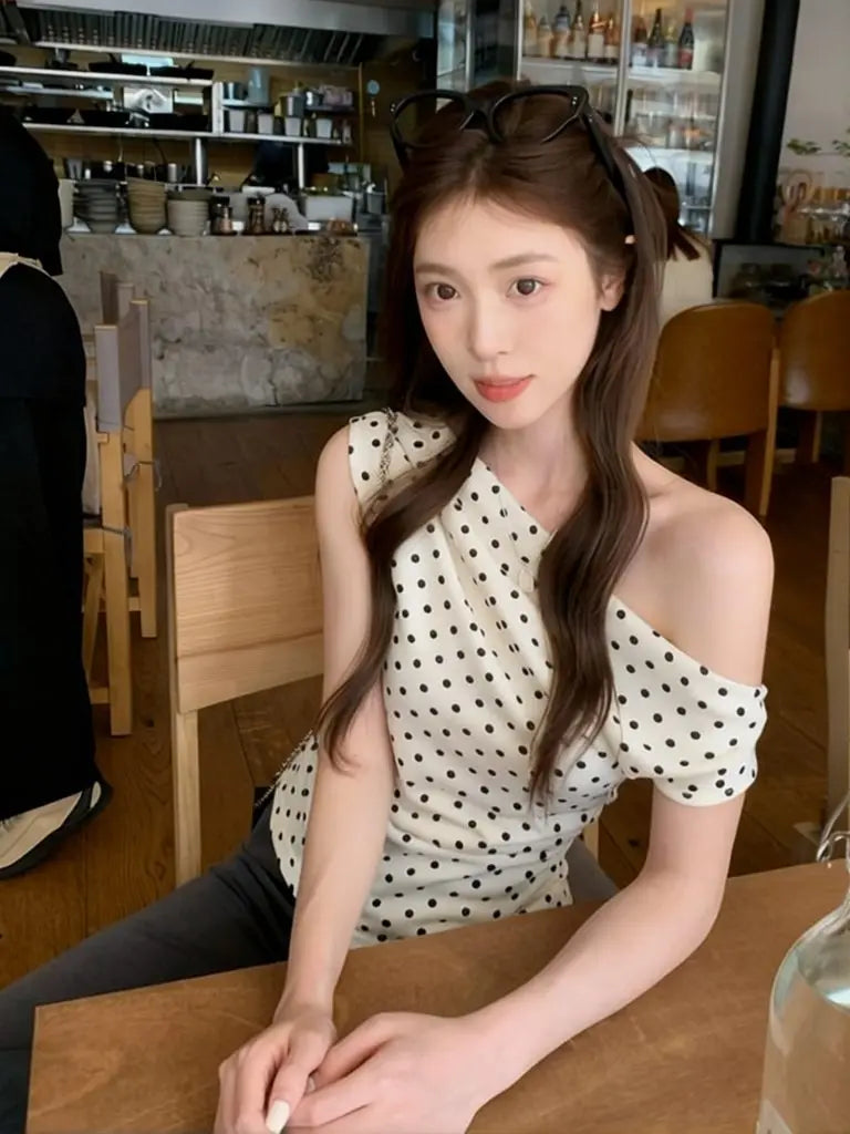 Polka Dot One-shoulder T-shirt