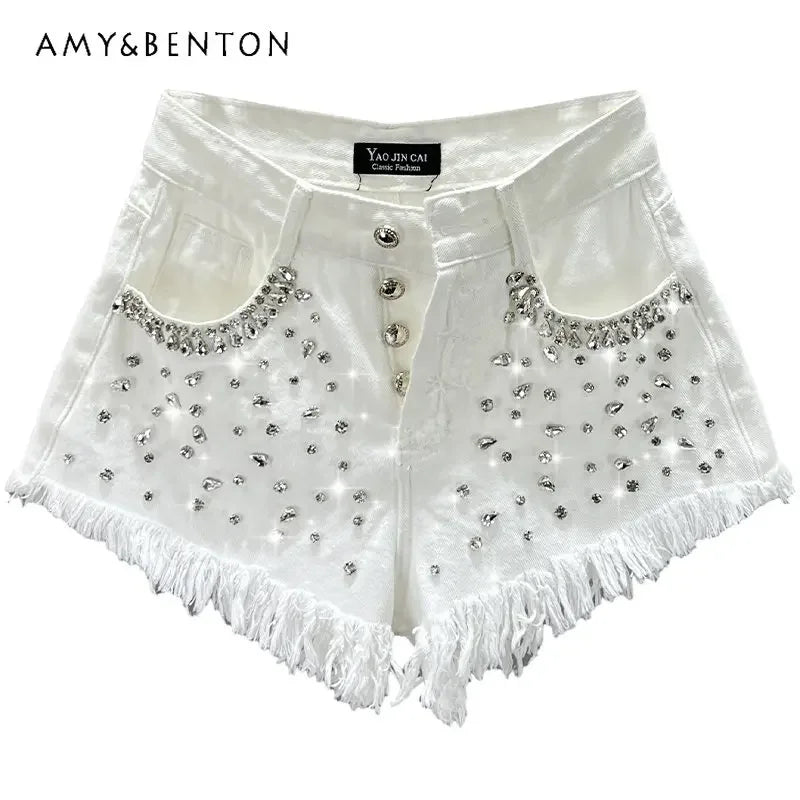 Pantalones cortos de mezclilla con incrustaciones de diamantes