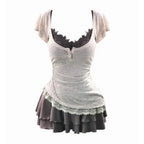 Top Henley de manga corta + Minifalda de volantes superpuestos