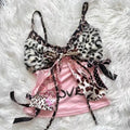 Top tipo halter con lazo y retazos de leopardo