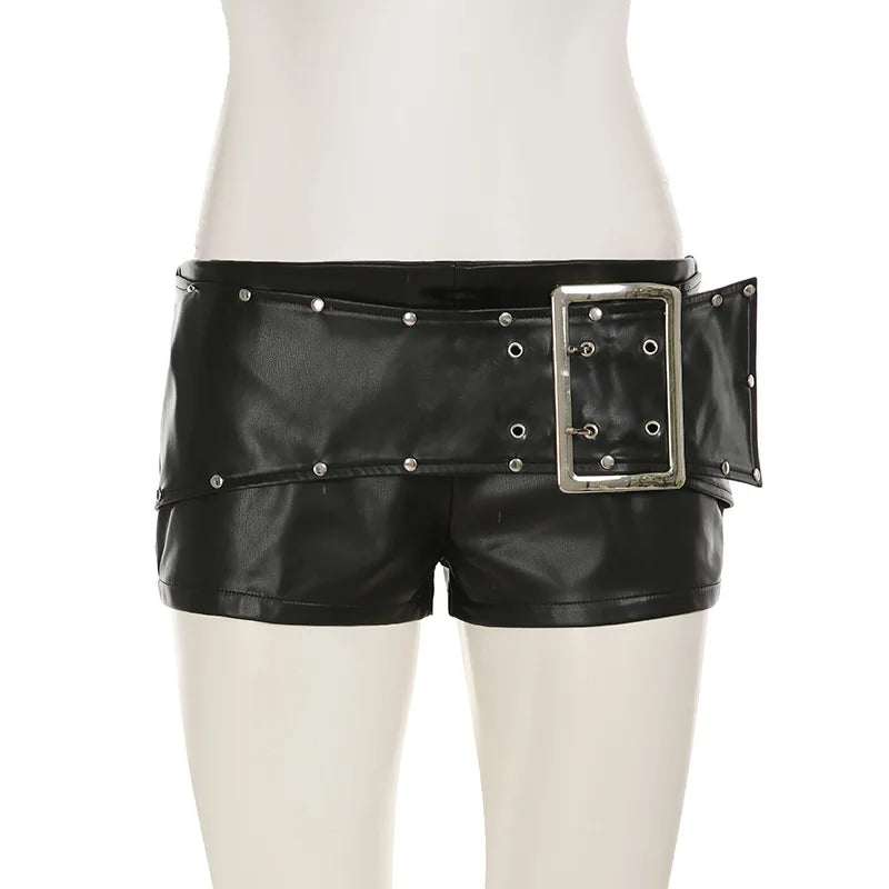 Pantalones cortos de cuero de cintura baja con remaches y hebilla sexy para mujer, estilo Y2k Spice Girl Punk, nueva colección otoño 2025