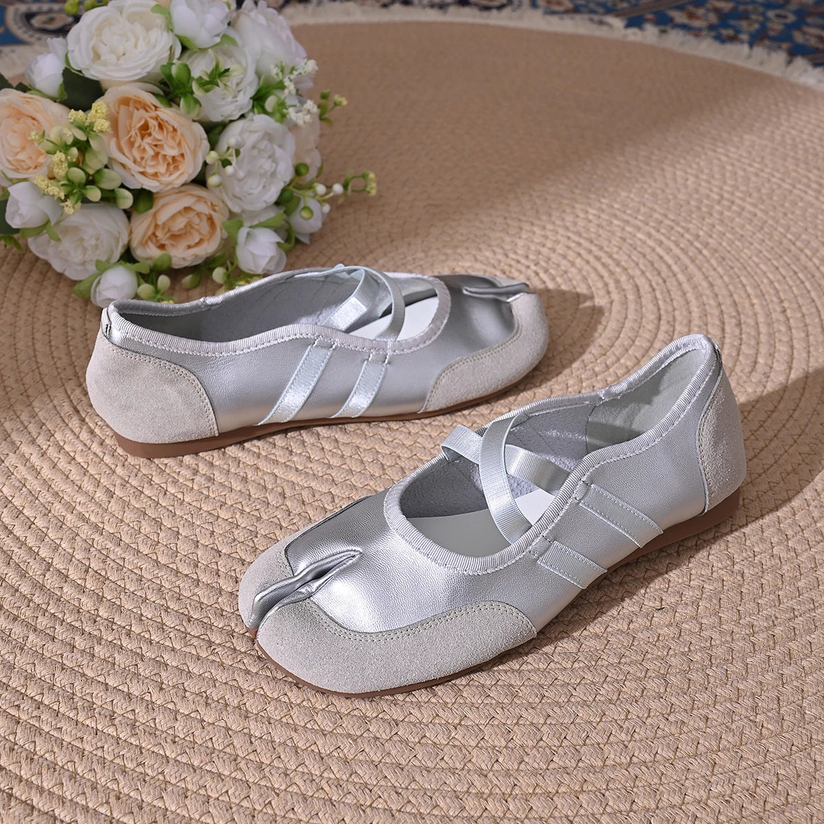 Split-Toe Casual Ballet Flats