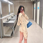 Conjunto deportivo bordado con letras