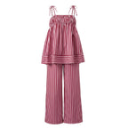 Conjunto de top de tirantes con volantes y rayas y pantalón recto