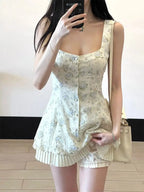 Conjunto de vestido con tirantes florales